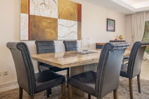 Huoneisto myytävänä Marbella, Malaga, Espanja, 3 makuuhuonetta, 255 m2 No. 133959 - kuva 7