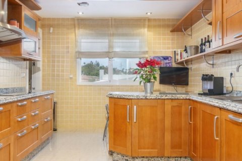 Huoneisto myytävänä Marbella, Malaga, Espanja, 3 makuuhuonetta, 255 m2 No. 133959 - kuva 8