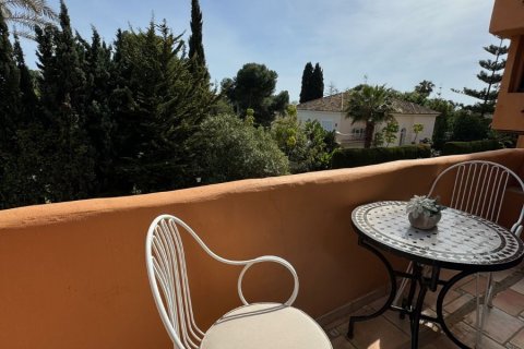 Huoneisto myytävänä El Paraiso, Malaga, Espanja, 3 makuuhuonetta, 235 m2 No. 133963 - kuva 9