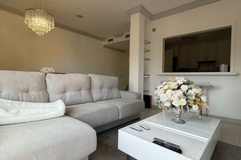 Huoneisto myytävänä El Paraiso, Malaga, Espanja, 3 makuuhuonetta, 235 m2 No. 133963 - kuva 5