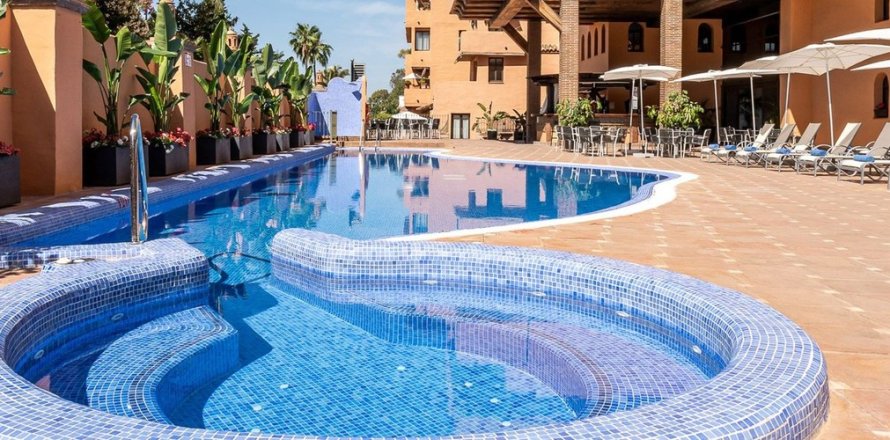 Huoneisto El Paraiso, Malaga, Espanja 3 makuuhuonetta, 235 m2 No. 133963