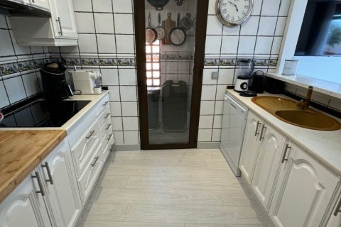 Huoneisto myytävänä El Paraiso, Malaga, Espanja, 3 makuuhuonetta, 235 m2 No. 133963 - kuva 8