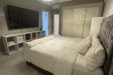Huoneisto myytävänä El Paraiso, Malaga, Espanja, 3 makuuhuonetta, 235 m2 No. 133963 - kuva 11