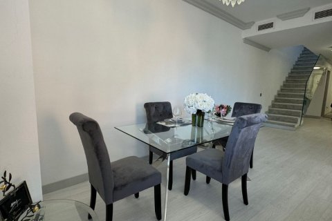 Huoneisto myytävänä El Paraiso, Malaga, Espanja, 3 makuuhuonetta, 235 m2 No. 133963 - kuva 7
