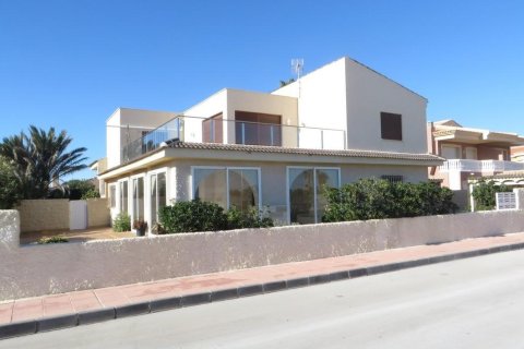 Villa pārdošanā La Manga del Mar Menor, Murcia, Spānijā 9 istabas, 379 m2 Nr. 189406 - attēls 2