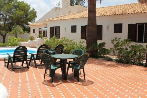 Huvila myytävänä Villamartin, Alicante, Espanja, 4 makuuhuonetta, 300 m2 No. 189409 - kuva 4