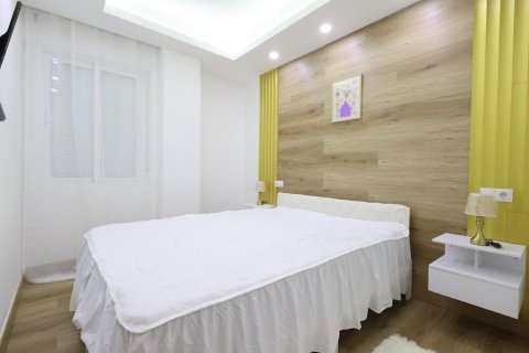 Apartment à vendre à Torrevieja, Alicante, Espagne, 4 chambres, 123 m2 No. 189408 - photo 8