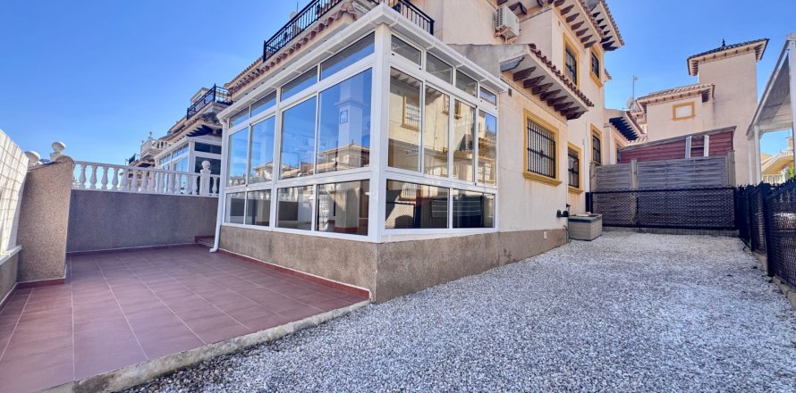 Villetta a schiera a Villamartin, Alicante, Spagna 2 camere da letto, 82 mq. N° 155370