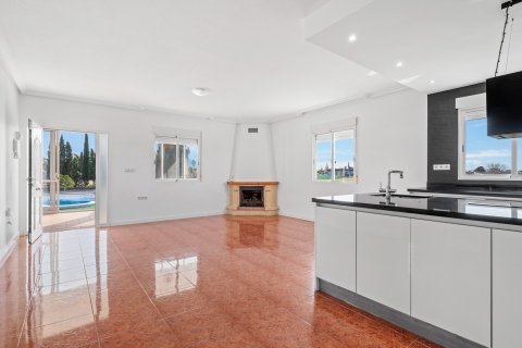 Finca for sale in Dolores, Alicante, Spain 4 bedrooms, 222 sq.m. No. 155366 - photo 22