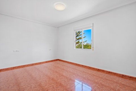 Finca for sale in Dolores, Alicante, Spain 4 bedrooms, 222 sq.m. No. 155366 - photo 20