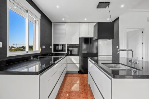 Finca for sale in Dolores, Alicante, Spain 4 bedrooms, 222 sq.m. No. 155366 - photo 12