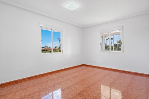 Finca for sale in Dolores, Alicante, Spain 4 bedrooms, 222 sq.m. No. 155366 - photo 24