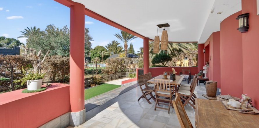 Villa in Santa Pola, Alicante, Spanien 5 Schlafzimmer, 265 m2 Nr. 155365