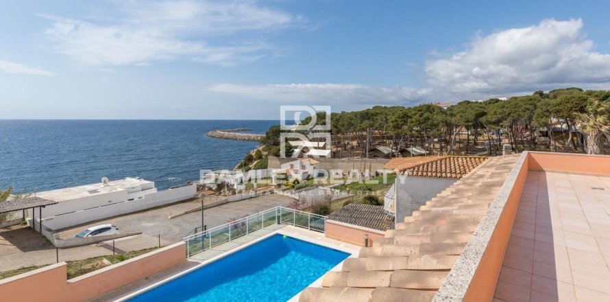 Willa w Palamos, Girona, Hiszpania 5 sypialni, 322 mkw. nr 176884