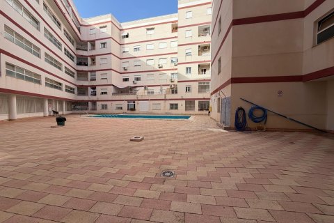 Apartment for sale in Torrevieja, Alicante, Spain 1 bedroom, 43 sq.m. No. 184348 - photo 12