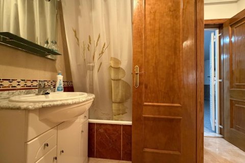 Apartment for sale in Torrevieja, Alicante, Spain 1 bedroom, 43 sq.m. No. 184348 - photo 4