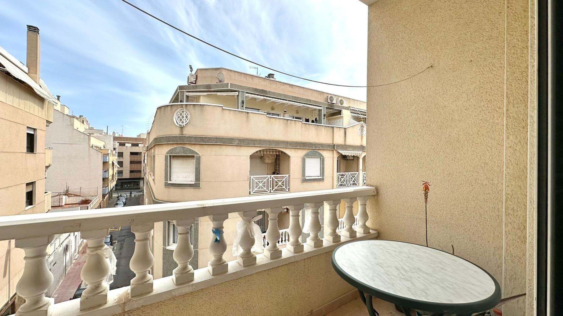 Apartamento en Torrevieja, Alicante, España 2 dormitorios, 67 m2 No. 184347