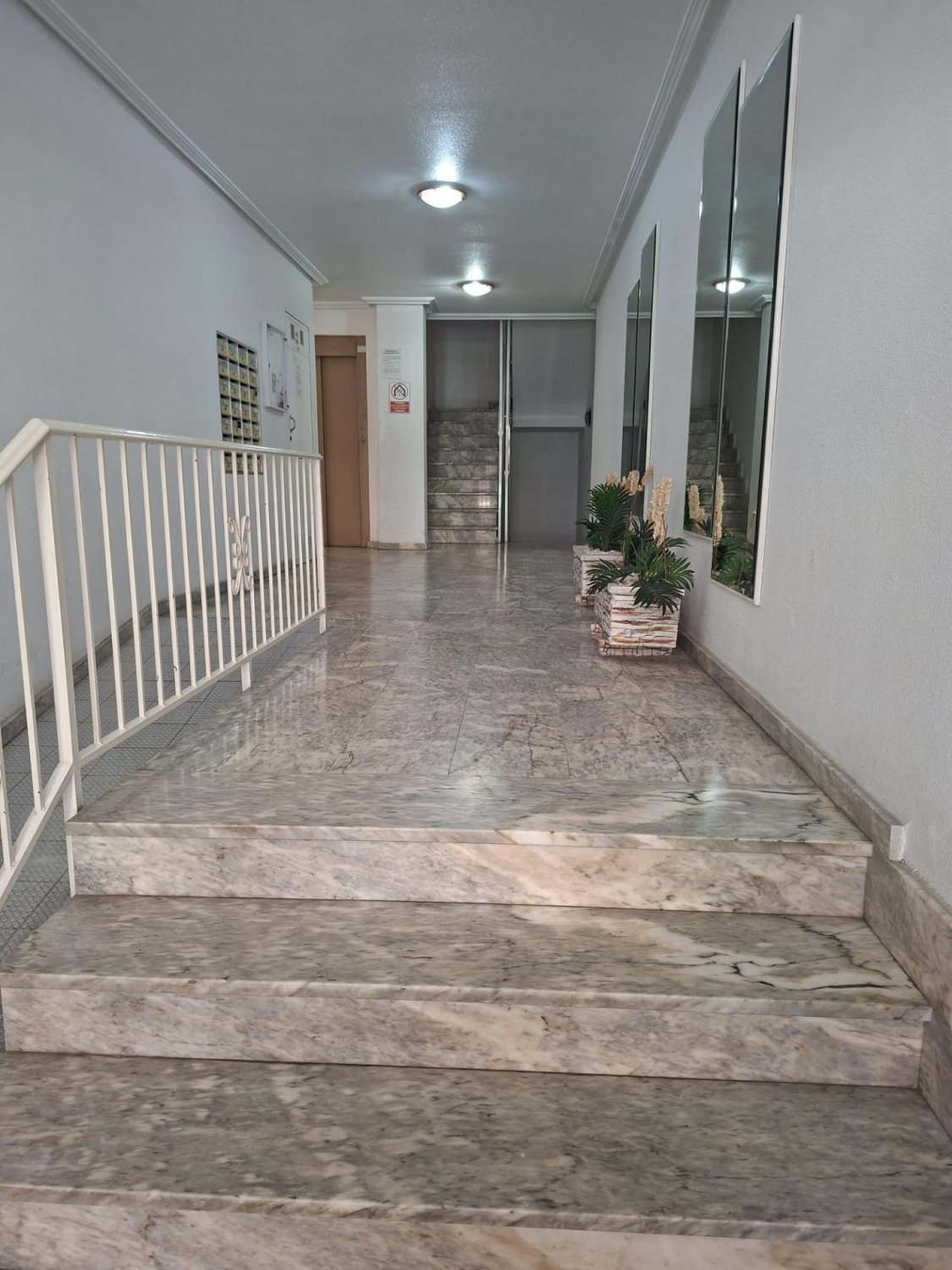 Apartamento en Torrevieja, Alicante, España 2 dormitorios, 59 m2 No. 184346