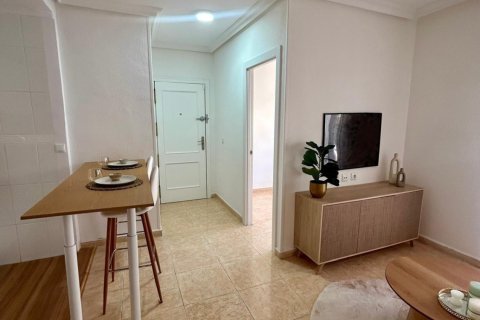 Apartment for sale in Torrevieja, Alicante, Spain 2 bedrooms, 47 sq.m. No. 184345 - photo 3