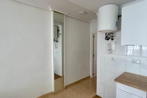 Apartment for sale in Torrevieja, Alicante, Spain 2 bedrooms, 47 sq.m. No. 184345 - photo 8