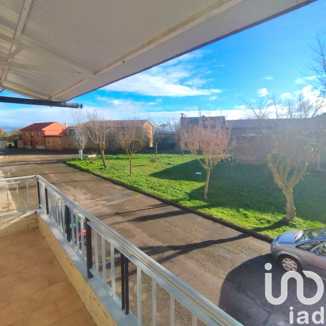 Townhouse in Villanueva De Las Manzanas, Leon, Spain 2 bedrooms, 163 sq.m. No. 186178