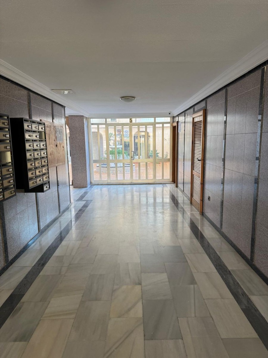 Apartamento en Torrevieja, Alicante, España 1 dormitorio, 49 m2 No. 183396