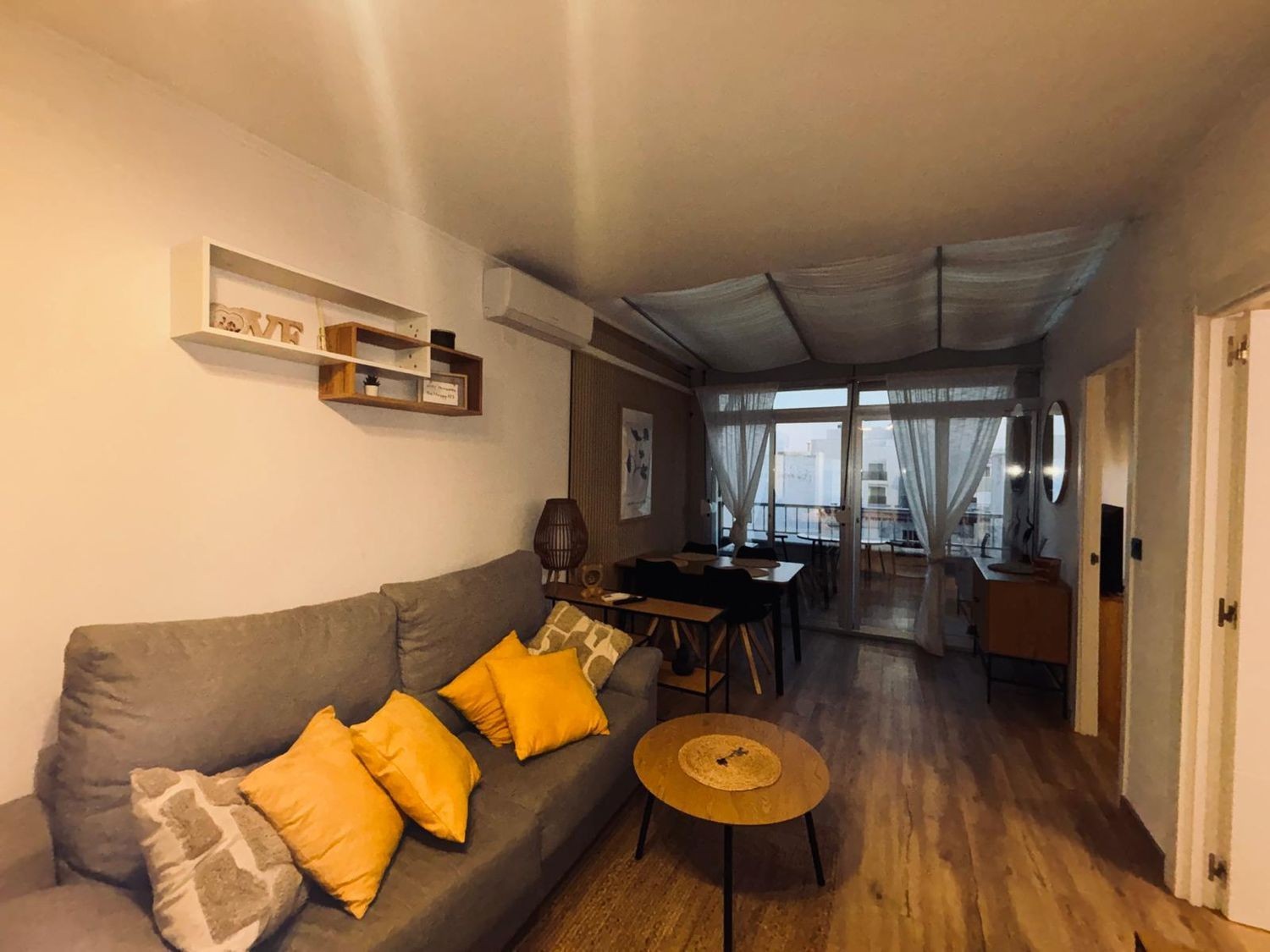 Apartamento en Torrevieja, Alicante, España 1 dormitorio, 49 m2 No. 183396