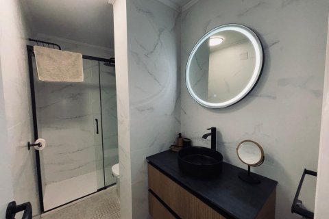 Huoneisto myytävänä Torrevieja, Alicante, Espanja, 1 makuuhuone, 49 m2 No. 183396 - kuva 15