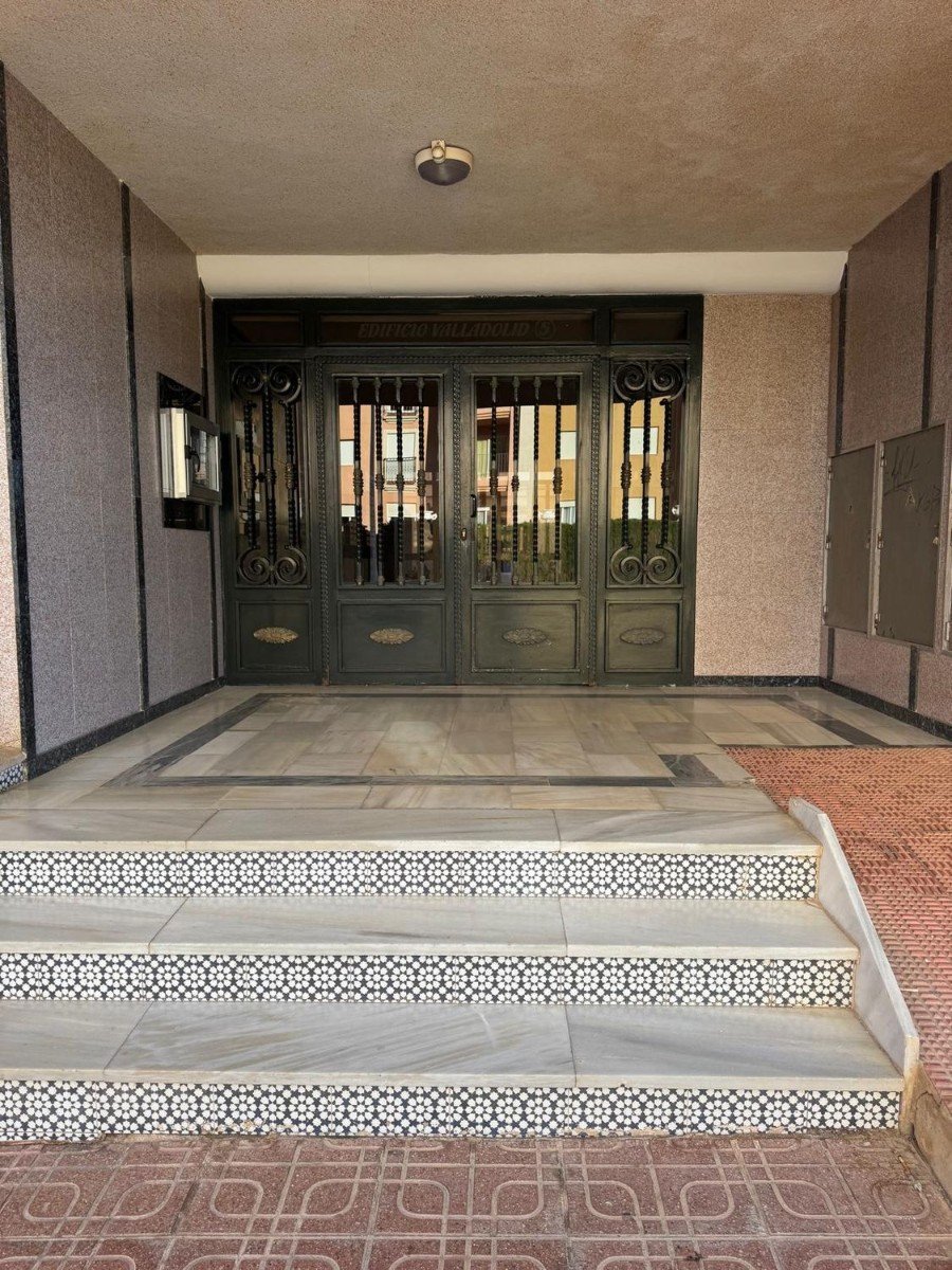Apartamento en Torrevieja, Alicante, España 1 dormitorio, 49 m2 No. 183396