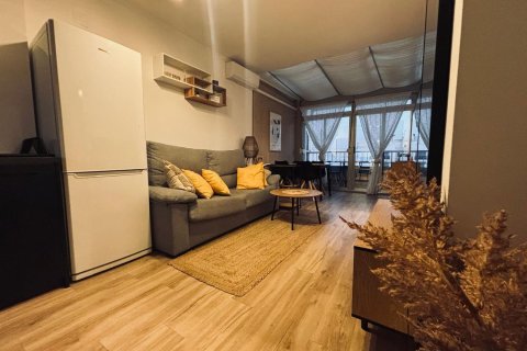 Huoneisto myytävänä Torrevieja, Alicante, Espanja, 1 makuuhuone, 49 m2 No. 183396 - kuva 2