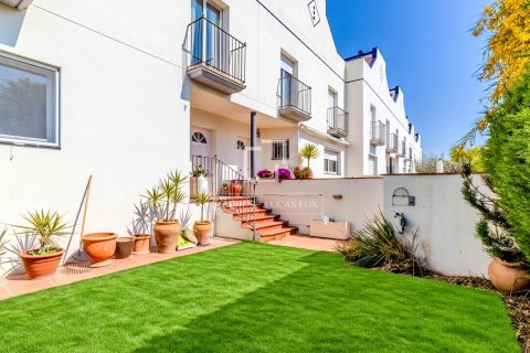 Villa à vendre à Sitges, Barcelona, Espagne, 4 chambres, 204 m2 No. 164326 - photo 2