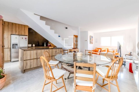 Villa à vendre à Sitges, Barcelona, Espagne, 4 chambres, 204 m2 No. 164326 - photo 3