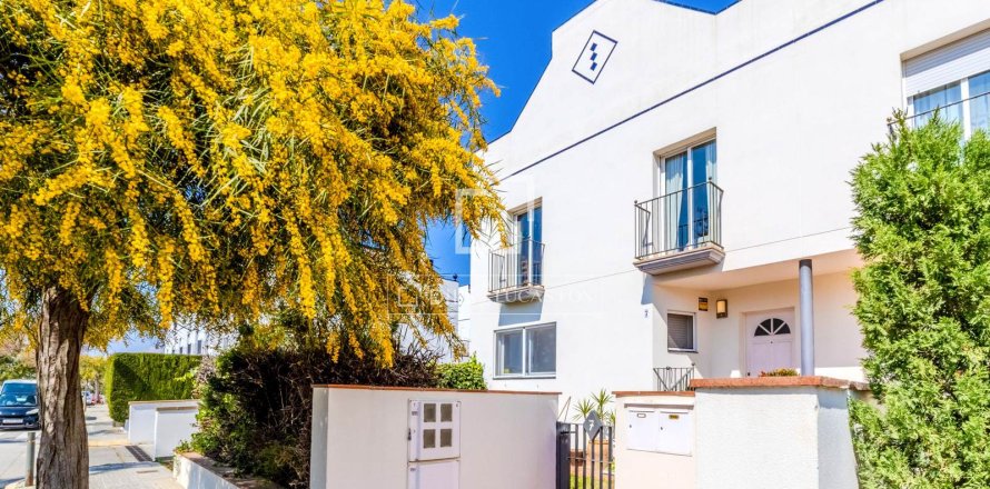 Villa à Sitges, Barcelona, Espagne 4 chambres, 204 m2 No. 164326