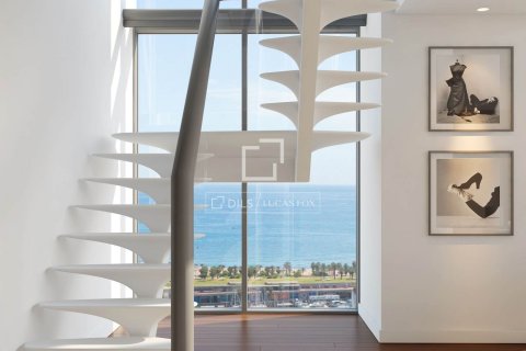 Huoneisto myytävänä Barcelona, Espanja, 3 makuuhuonetta, 303 m2 No. 164328 - kuva 16