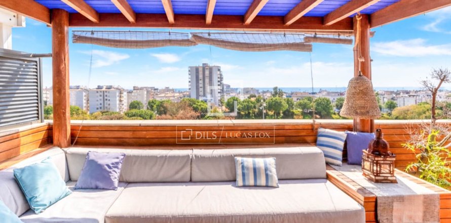 Penthouse in Sitges, Barcelona, Spain 4 bedrooms, 133 sq.m. No. 164327