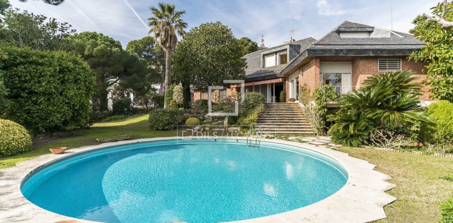 Villa à Barcelona, Espagne 10 chambres, 750 m2 No. 164325