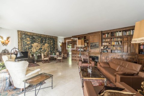 Villa à vendre à Barcelona, Espagne, 10 chambres, 750 m2 No. 164325 - photo 3