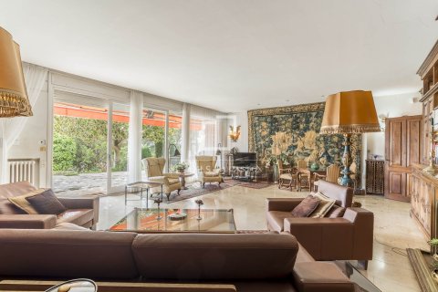 Villa à vendre à Barcelona, Espagne, 10 chambres, 750 m2 No. 164325 - photo 18