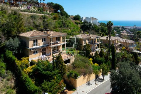 Villa à vendre à Premia De Dalt, Barcelona, Espagne, 4 chambres, 290 m2 No. 164324 - photo 2