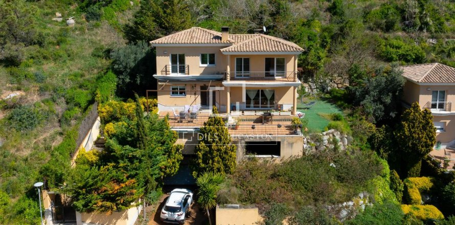 Villa à Premia De Dalt, Barcelona, Espagne 4 chambres, 290 m2 No. 164324