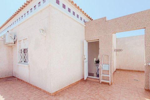 Hus till salu Torrevieja, Alicante, Spanien 2 sovrum, 113 kvm. Nr. 133091 - foto 24