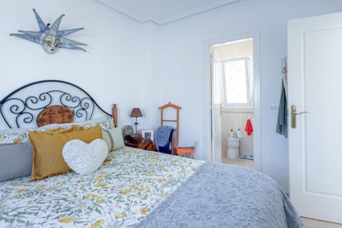 Hus till salu Torrevieja, Alicante, Spanien 2 sovrum, 113 kvm. Nr. 133091 - foto 14