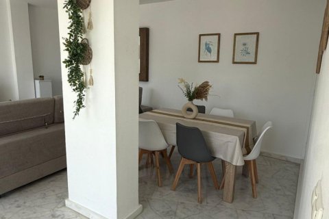 Huoneisto vuokrattavana Villajoyosa, Alicante, Espanja, 3 makuuhuonetta, 99 m2 No. 133089 - kuva 15