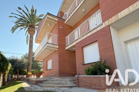 House à vendre à Creixell, Tarragona, Espagne, 5 chambres, 323 m2 No. 152379 - photo 3