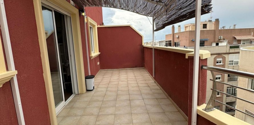 Penthouse in Torrevieja, Alicante, Spain 2 bedrooms, 75 sq.m. No. 184342
