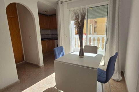 Lägenhet till salu i Torrevieja, Alicante, Spanien 1 rum, 45 kvm. Nr. 184340 - foto 2