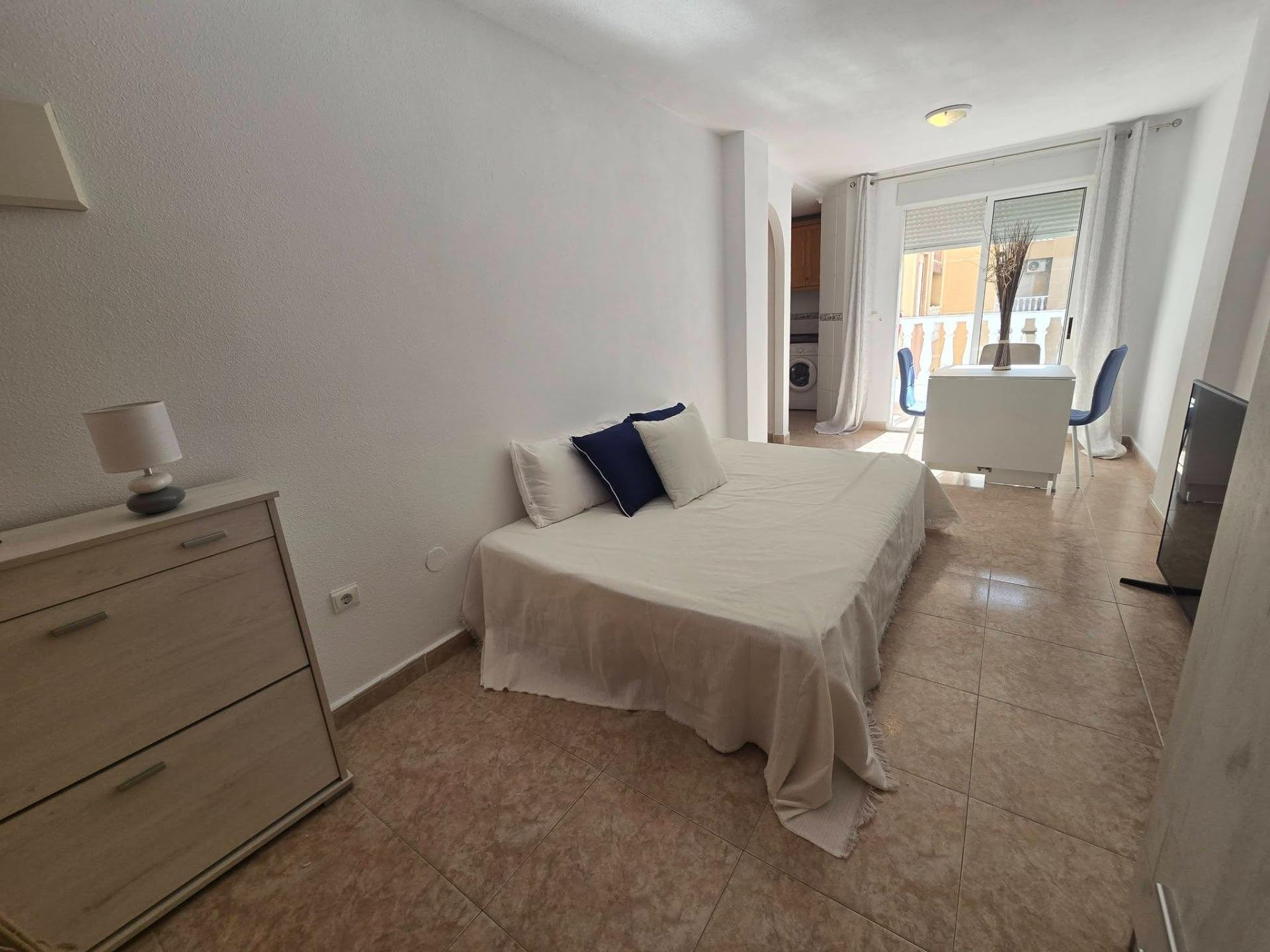 Dzīvoklis Torrevieja, Alicante, Spānijā 1 istaba, 45 m2 Nr. 184340