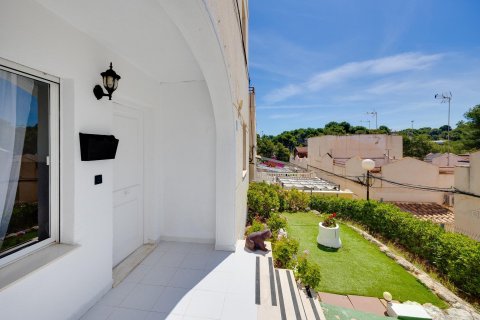 Bungalow for sale in Los Balcones, Alicante, Spain 2 bedrooms, 75 sq.m. No. 184341 - photo 12
