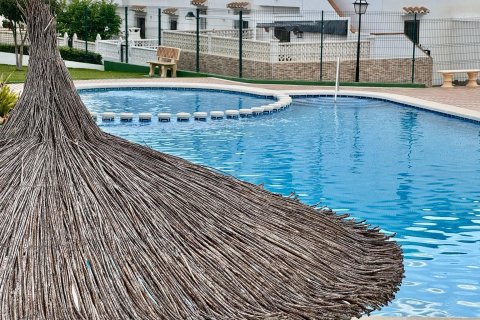 Bungalow for sale in Los Balcones, Alicante, Spain 2 bedrooms, 75 sq.m. No. 184341 - photo 2