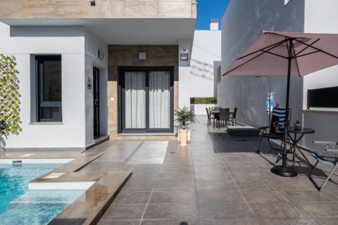 Villa en venta Torrevieja, Alicante, España 3 dormitorios, 106 m2 No. 137744 - foto 16